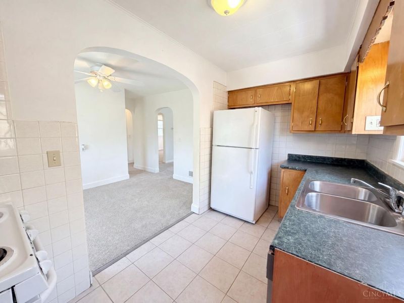 5476 Edalbert Drive, Green Township, OH 45239 Photo 11