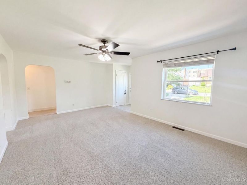 5476 Edalbert Drive, Green Township, OH 45239 Photo 7