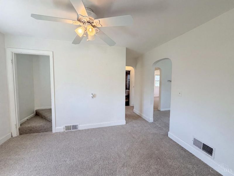 5476 Edalbert Drive, Green Township, OH 45239 Photo 9