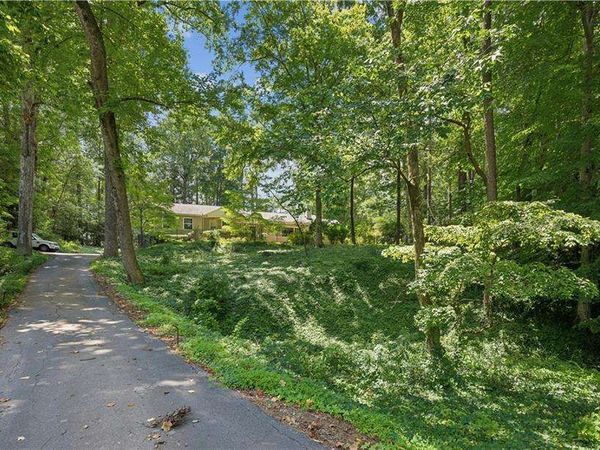 3952 Club Drive NE, Atlanta, GA 30319