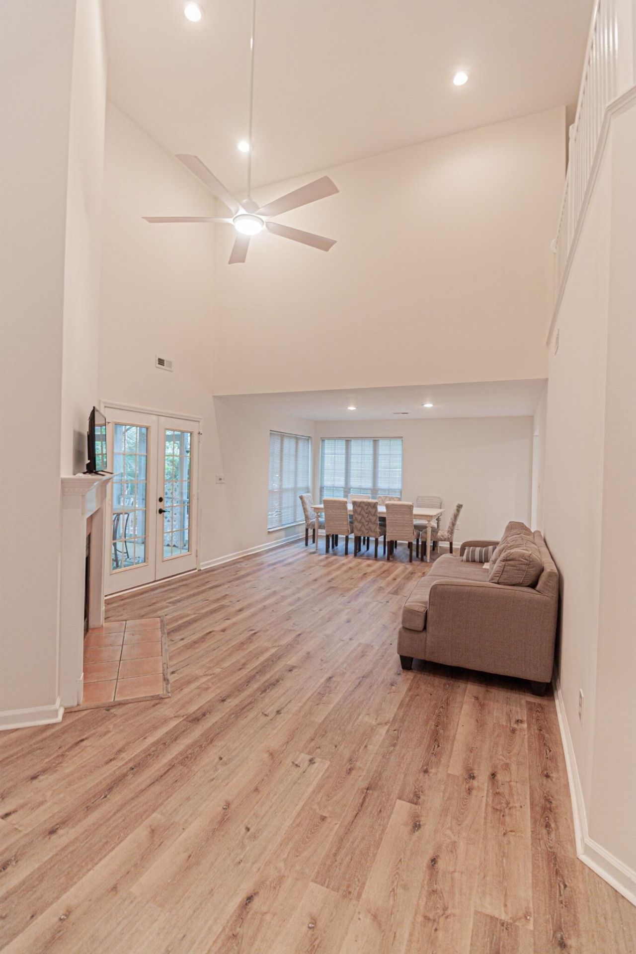 1813 Windmere Way Photo 4