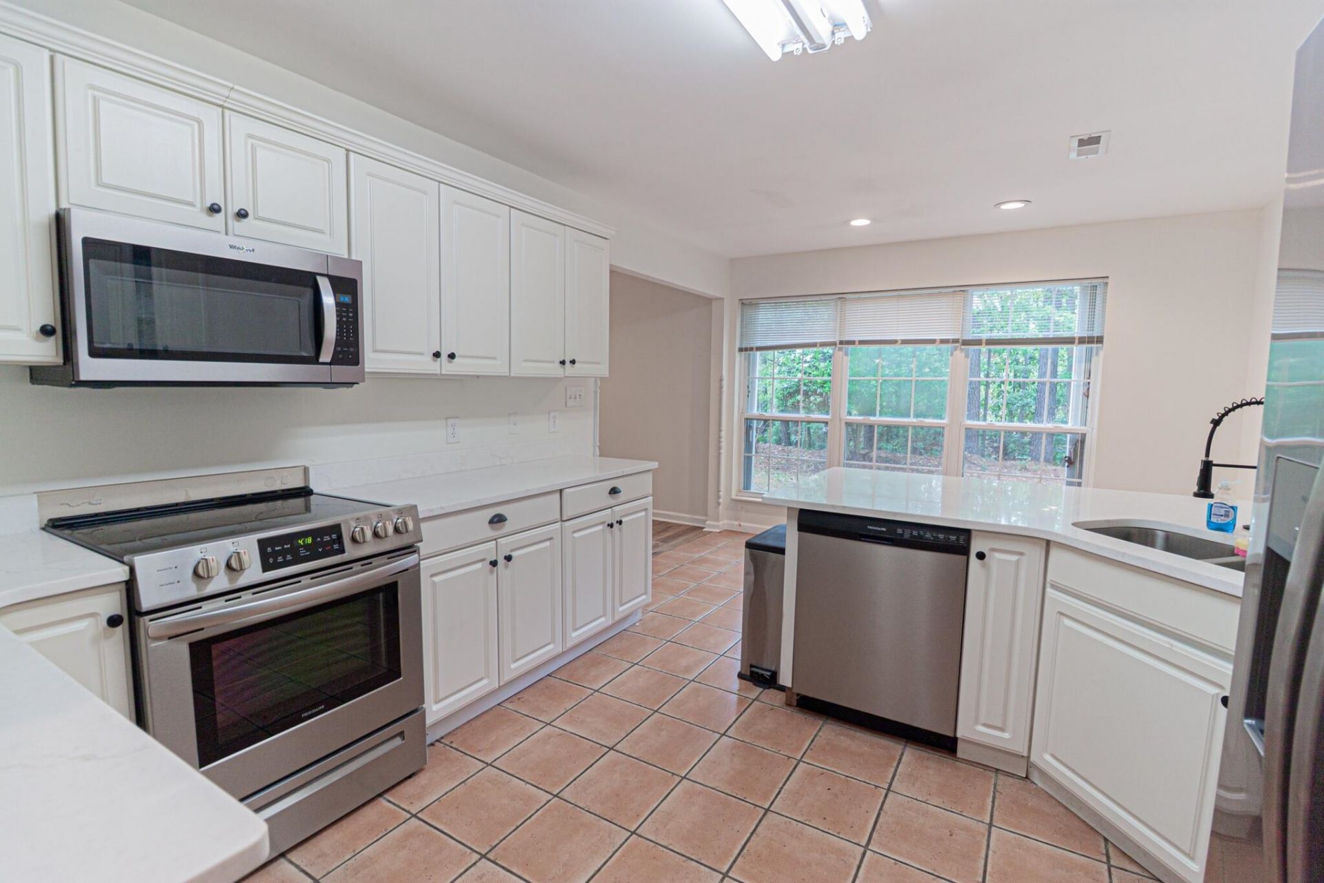1813 Windmere Way Photo 7