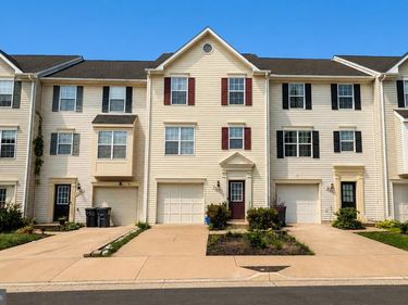 7988 FLAGER CIRCLE, MANASSAS, VA 20109