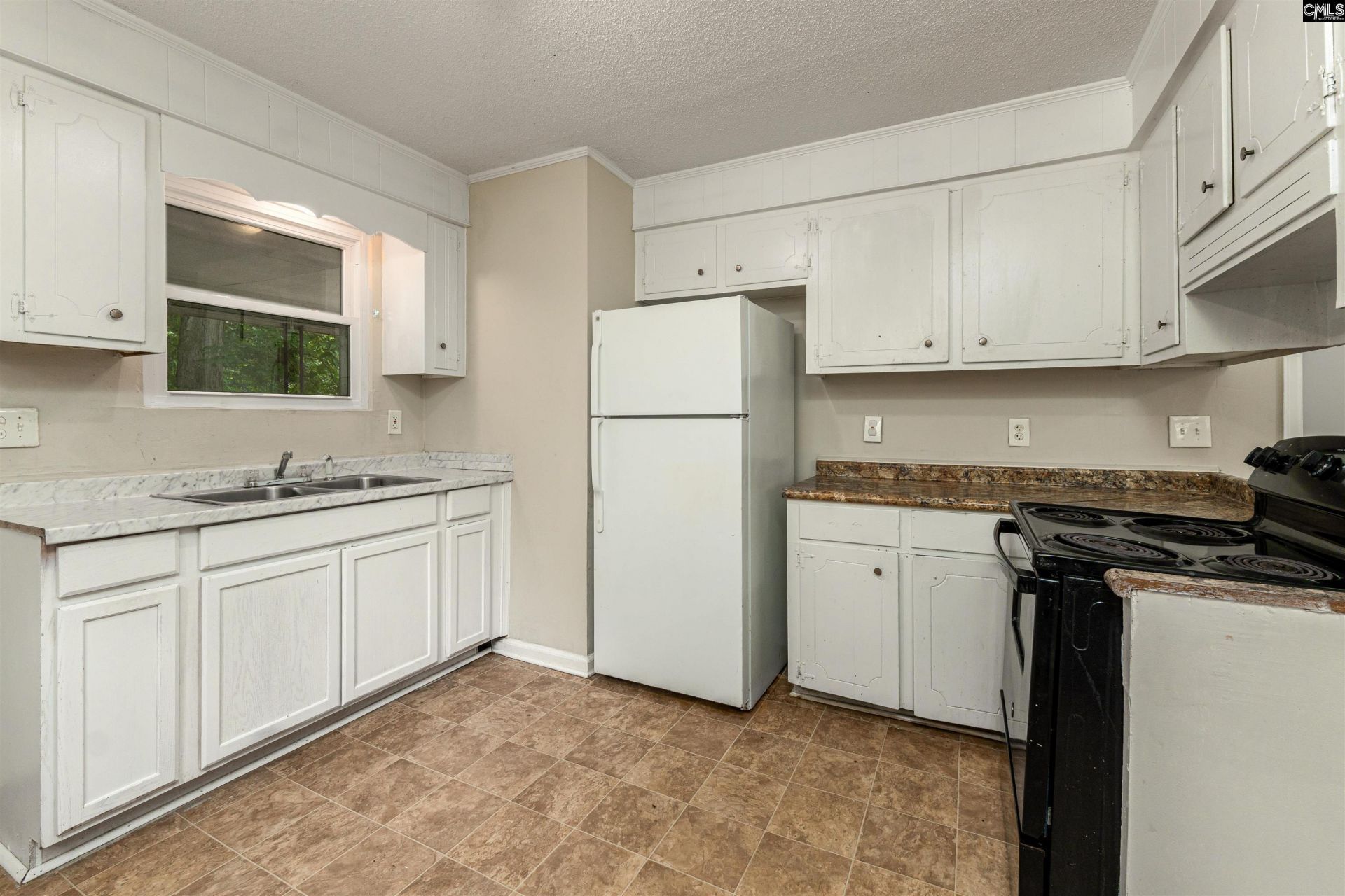 1001 Swan Lane  Photo 7