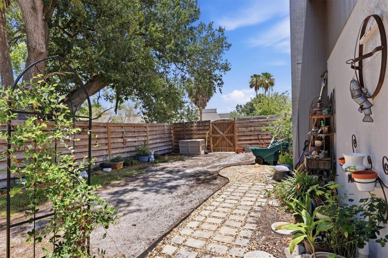 3828 Easton Street, Sarasota, FL 34238 Photo