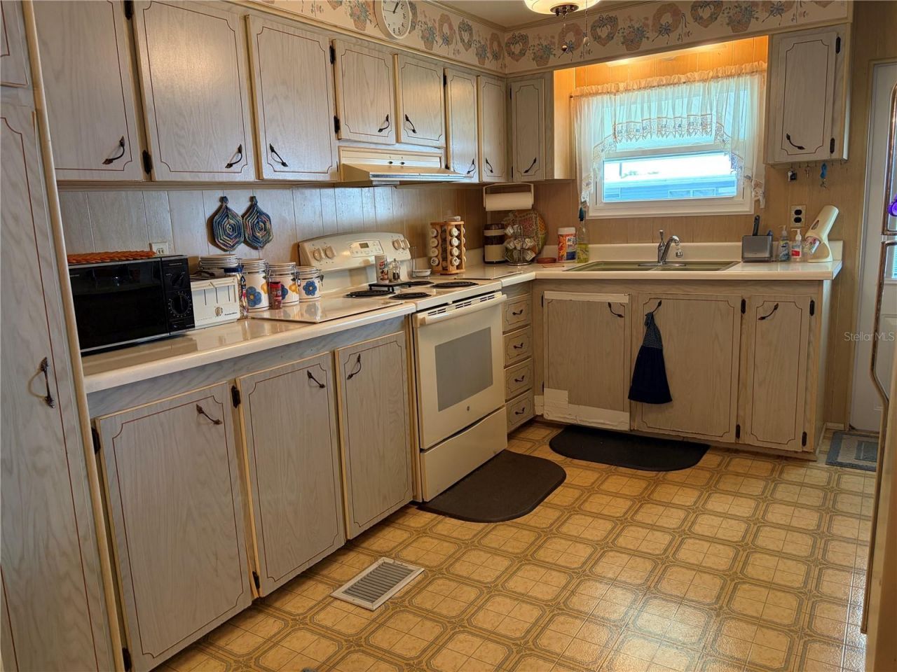 5304 Cherry Hill Avenue, Sarasota, FL 34234 Photo