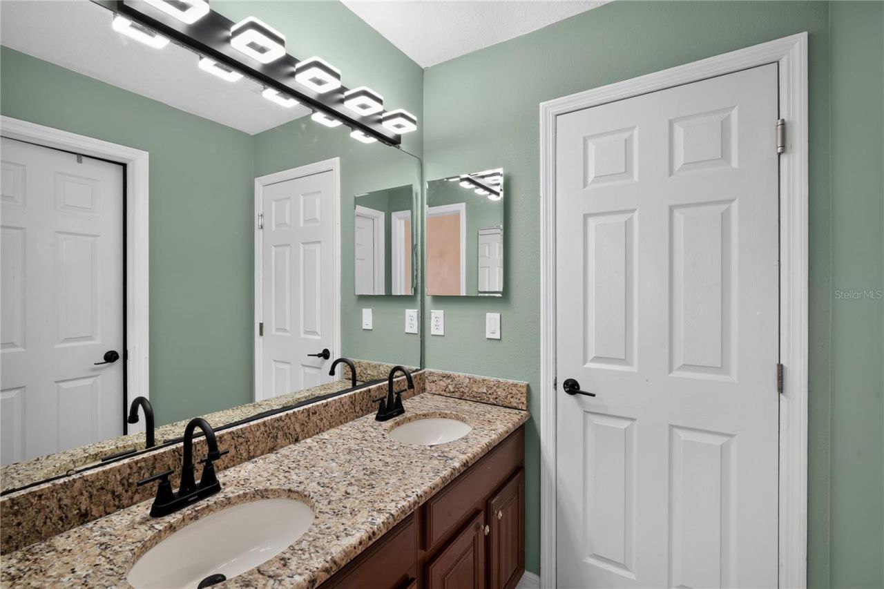 12209 Citrus Leaf Drive , Gibsonton, FL 33534 Photo