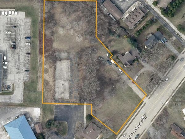 1450 W SOUTH PARK AVENUE, Oshkosh, WI 54902