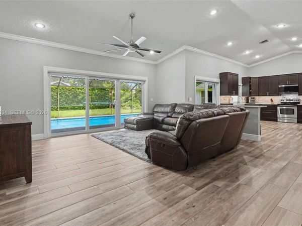 5085 NW 96th Way , Coral Springs, FL 33076