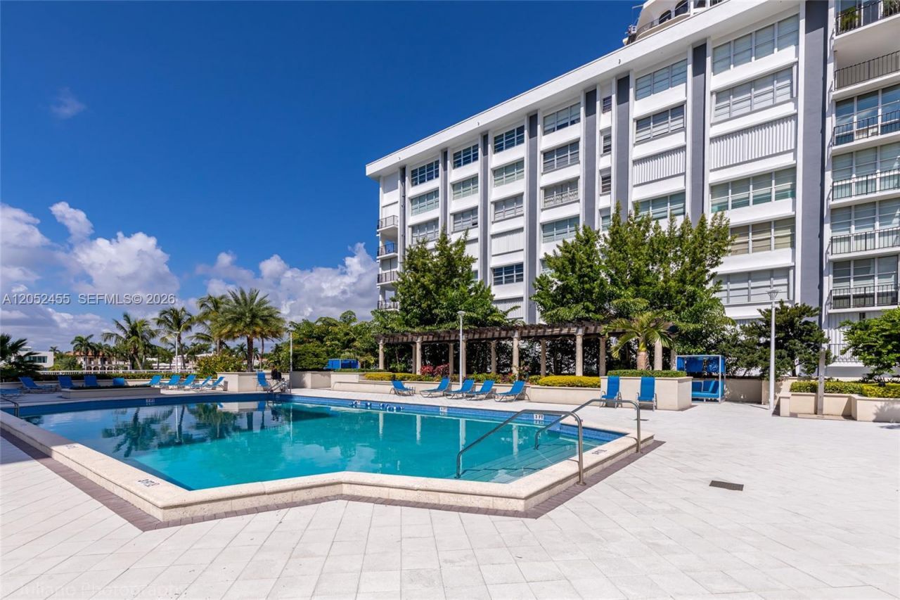 5600 Collins Ave , Unit 16B, Miami Beach, FL 33140 Photo