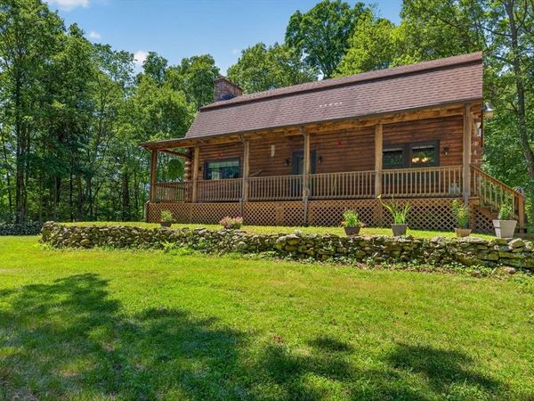 82 Hornbine Rd, Rehoboth, MA 02769