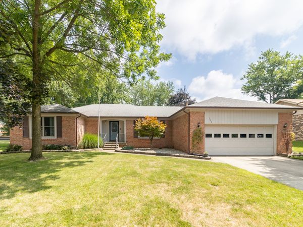 204 Creek Wood Drive , Greenfield, IN 46140
