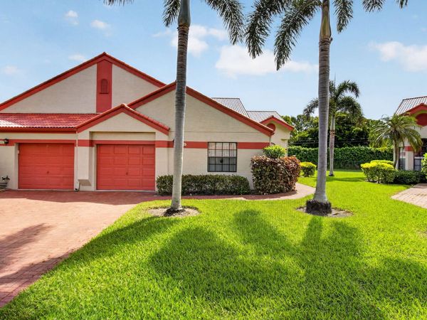 7537 Lexington Club Boulevard, Unit B, Delray Beach, FL 33446
