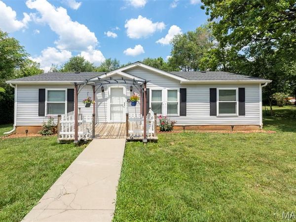 902 Pine Street , Potosi, MO 63664