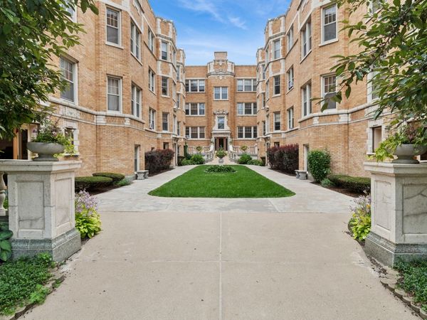 245 Washington Boulevard , Unit 2B, Oak Park, IL 60302