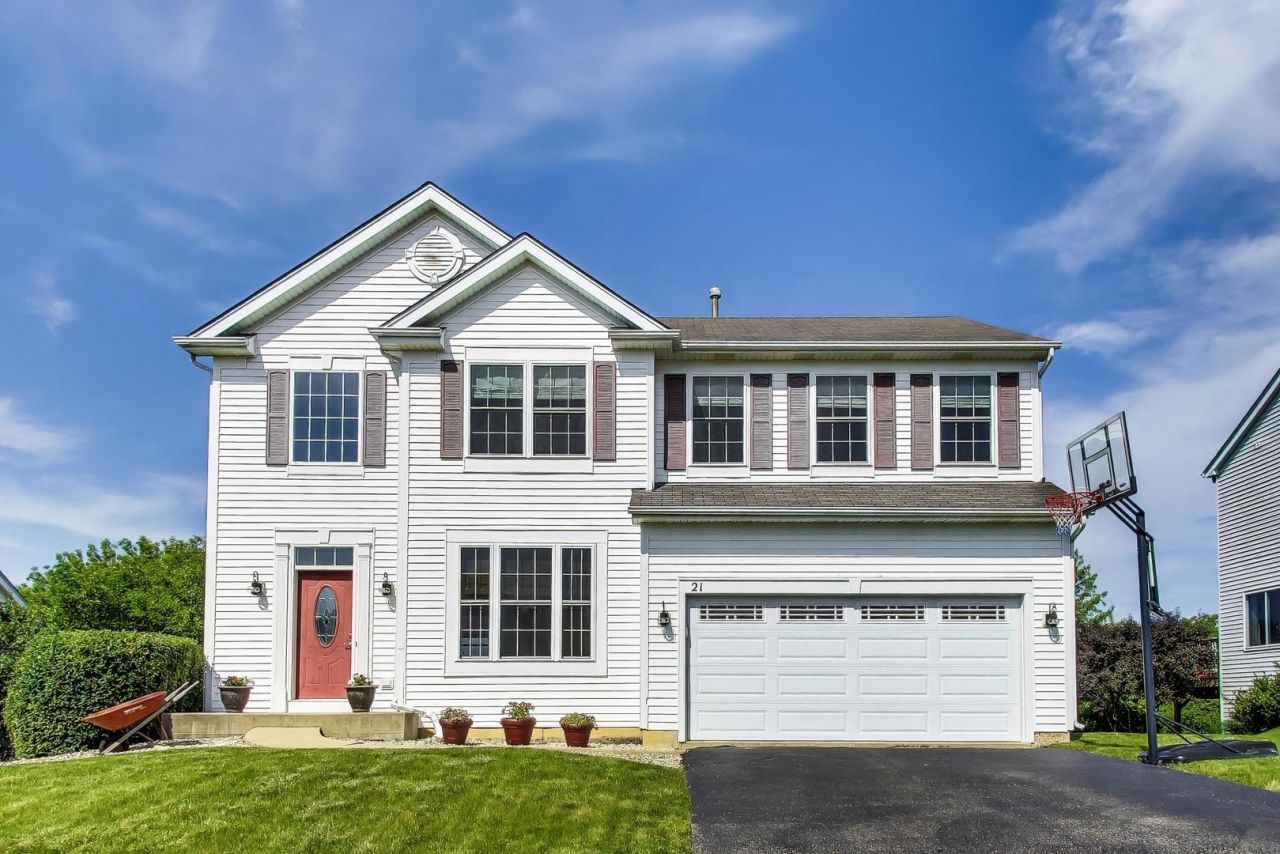 21 W Old Mill Trail, Antioch, IL 60002