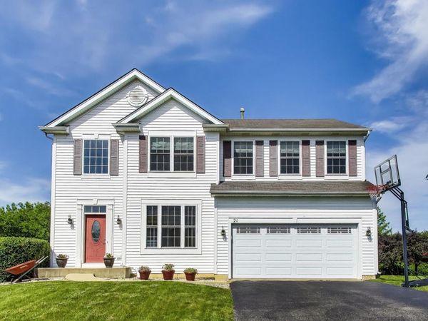 21 W Old Mill Trail , Antioch, IL 60002