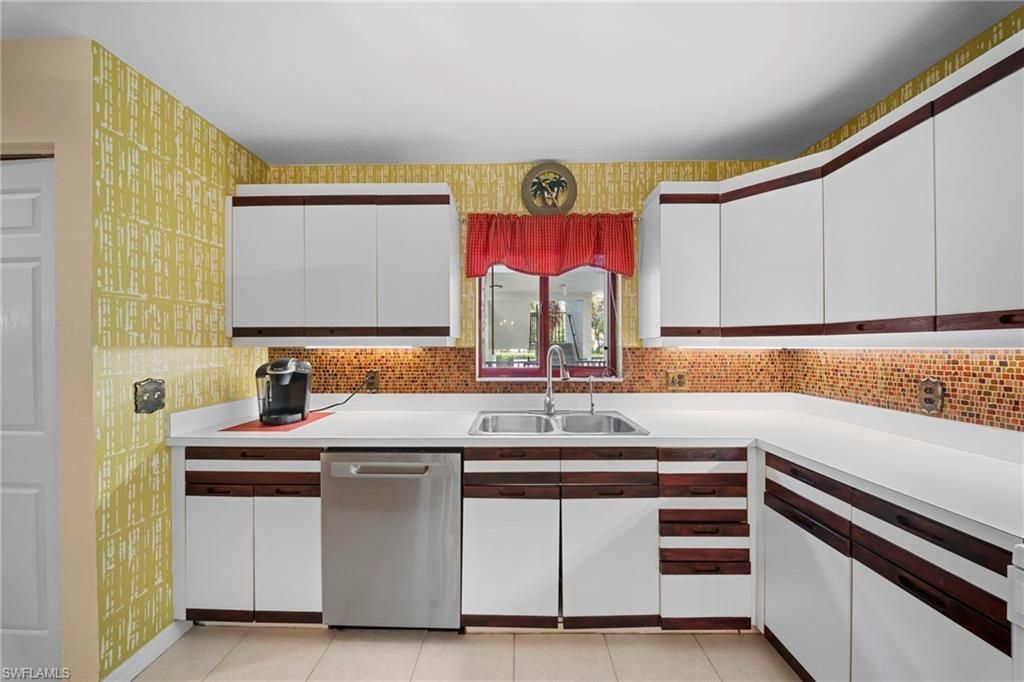 758 Eagle Creek Dr , Unit 202, Naples, FL 34113 Photo