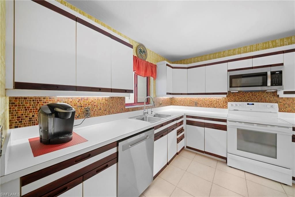 758 Eagle Creek Dr , Unit 202, Naples, FL 34113 Photo