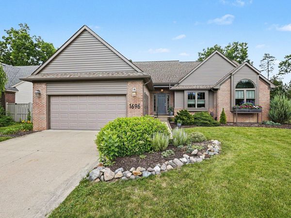 1696 W Ellsworth Road, Ann Arbor, MI 48108