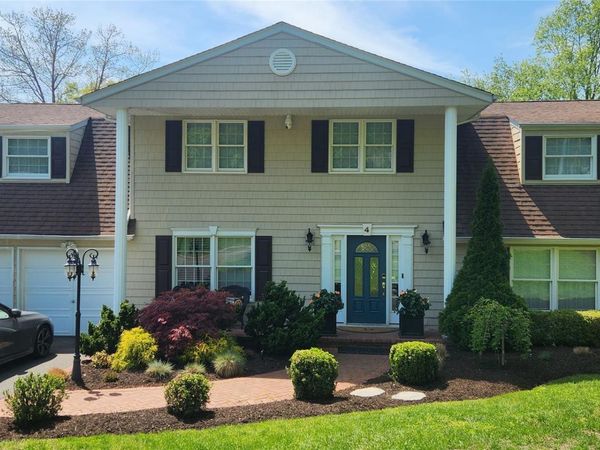 4 Harris Court , Commack, NY 11725