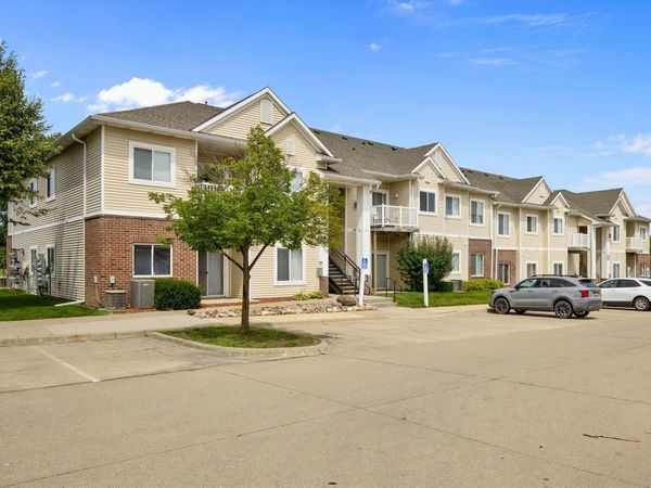 2323 E Porter Avenue, Unit 13, Des Moines, IA 50320