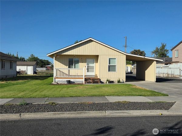 714 S Michael Street , Moses Lake, WA 98837