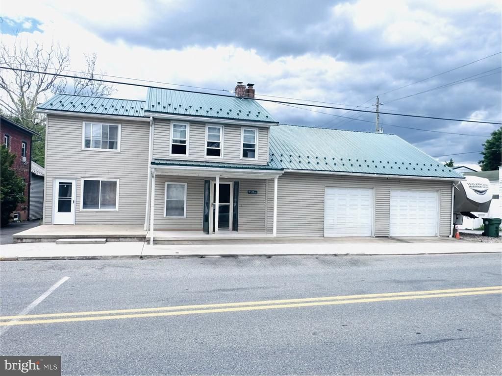 4 S MAIN STREET , BERNVILLE, PA 19506