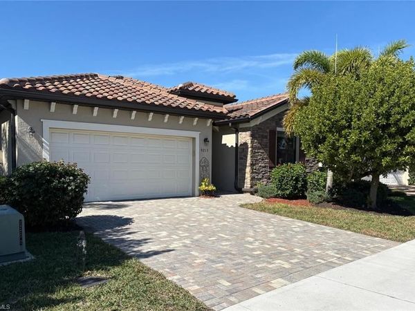9215 Shadow Oak LN, NAPLES, FL 34120