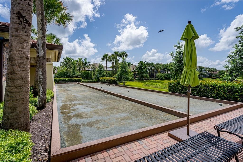 9215 Shadow Oak Ln, Naples, FL 34120 Photo