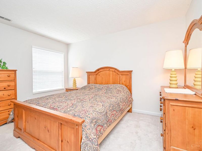 5795 Heights Court, Green Township, OH 45247 Photo 16