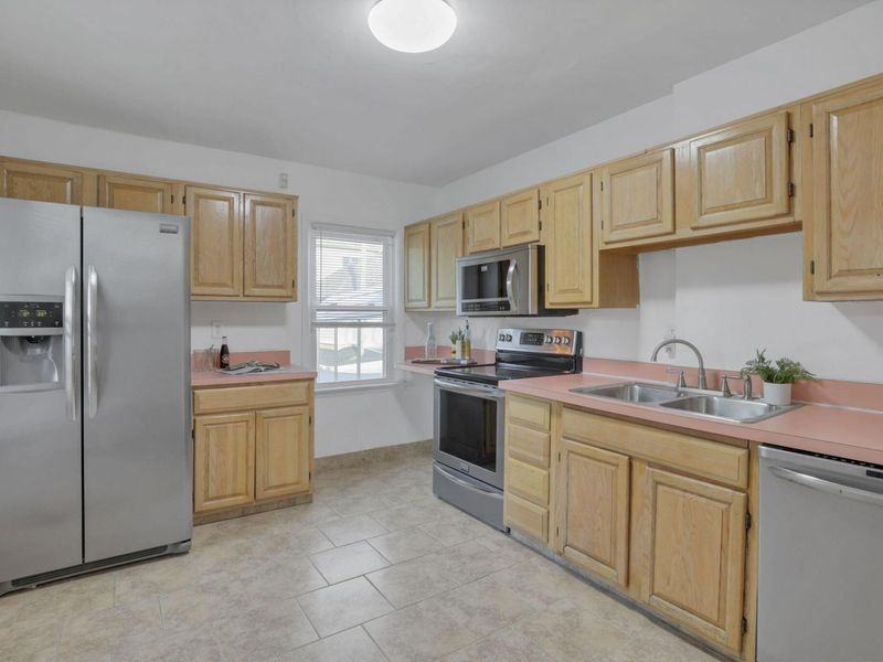 215 Martin Luther King Jr Boulevard , Columbus, OH 43203 Photo 18