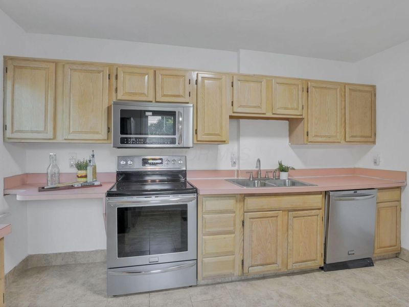 215 Martin Luther King Jr Boulevard , Columbus, OH 43203 Photo 19