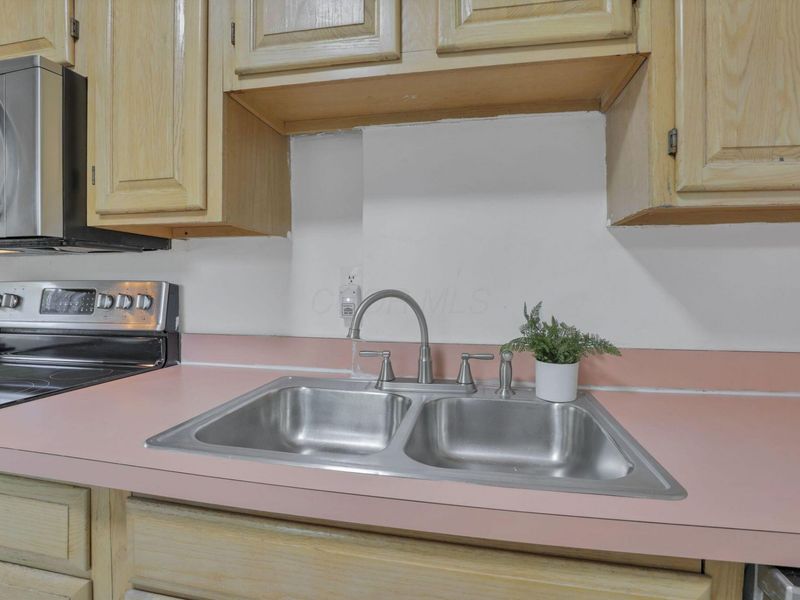 215 Martin Luther King Jr Boulevard , Columbus, OH 43203 Photo 22