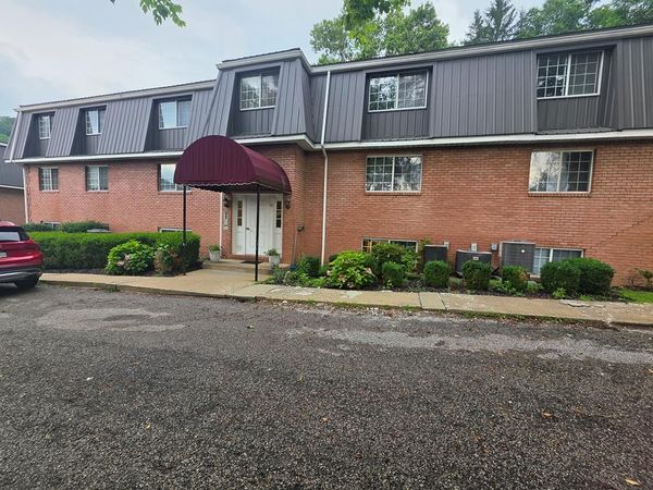 3 Stratford Dr. Unit B202, Wheeling, WV 26003