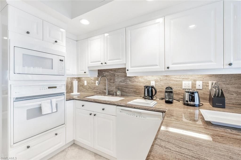 7225 Pelican Bay Blvd, Unit 2004, Naples, FL 34108 Photo