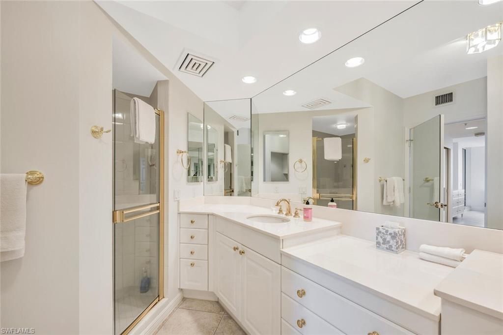 7225 Pelican Bay Blvd, Unit 2004, Naples, FL 34108 Photo