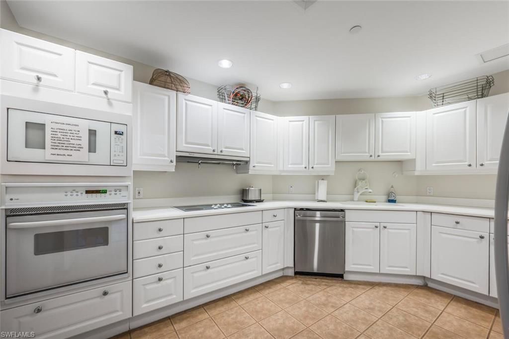 7225 Pelican Bay Blvd, Unit 2004, Naples, FL 34108 Photo