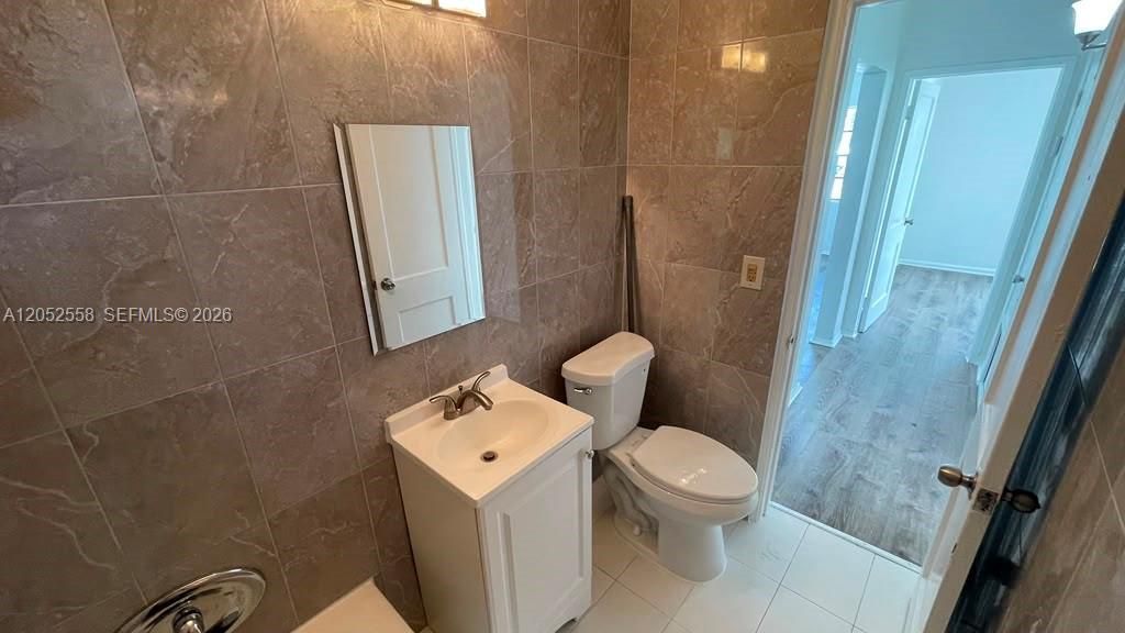 1012 NW 66th St, Miami, FL 33150 Photo