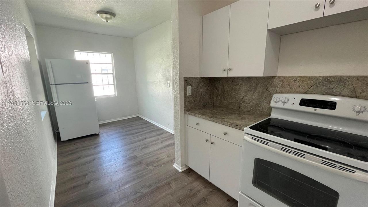 1012 NW 66th St, Miami, FL 33150 Photo