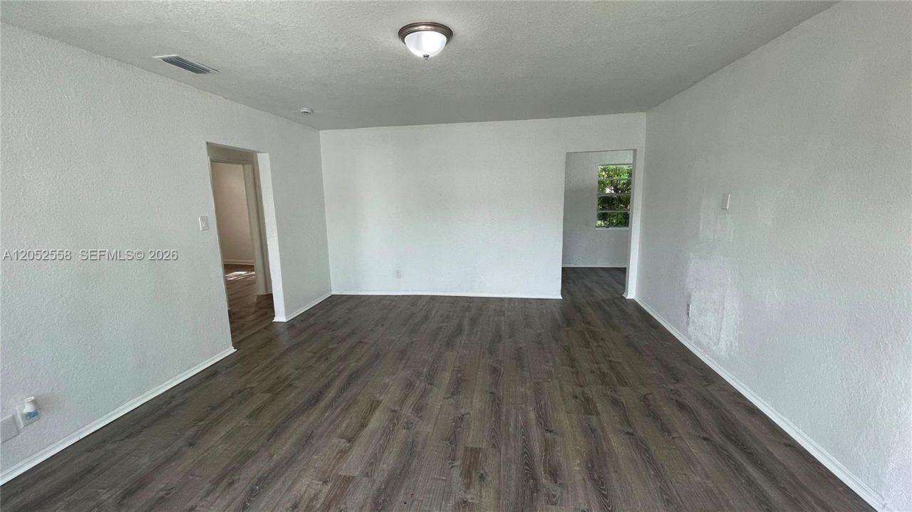 1012 NW 66th St, Miami, FL 33150 Photo