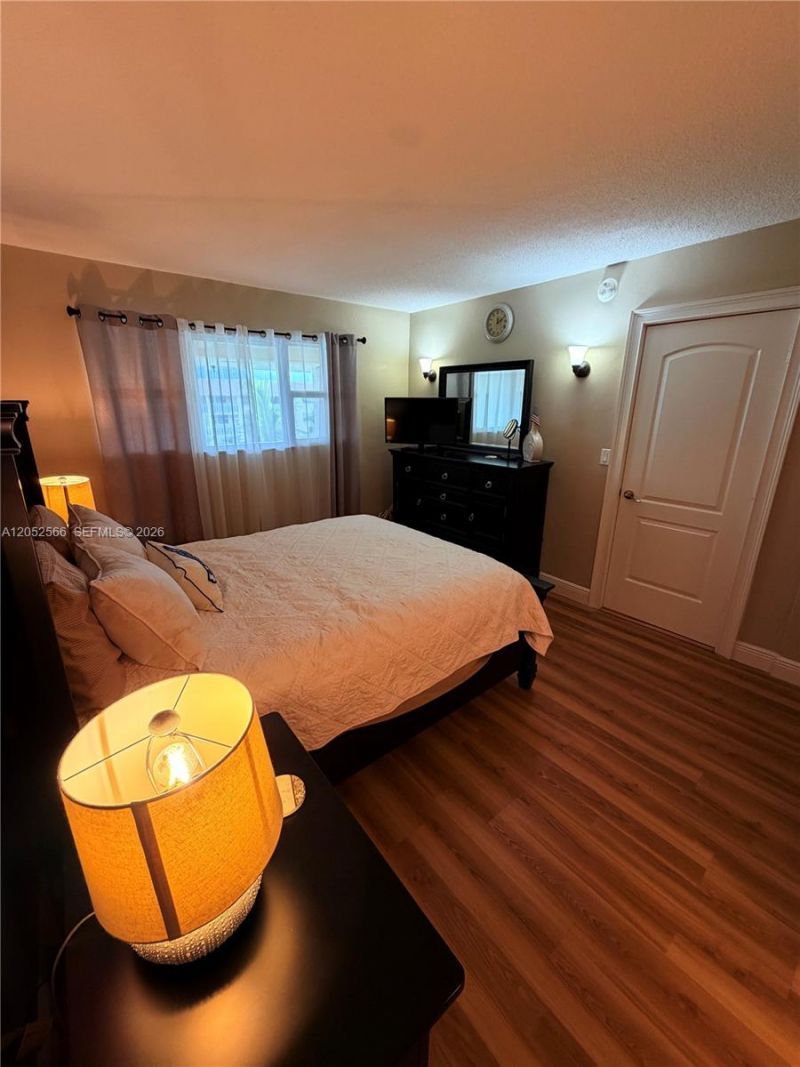 1889 S Ocean Dr , Unit 406, Hallandale Beach, FL 33009 Photo