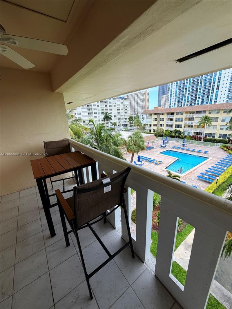1889 S Ocean Dr , Unit 406, Hallandale Beach, FL 33009 Photo