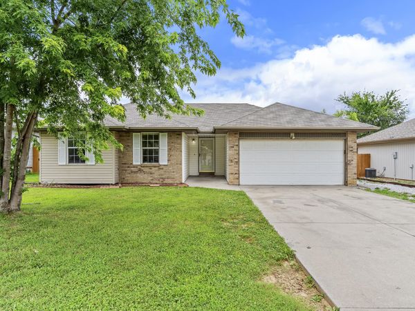 4247 W Somerset Drive, Battlefield, MO 65619