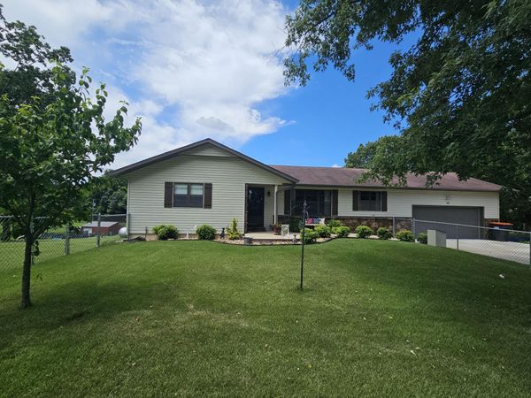 119 Vancil Street , Pineville, MO 64856