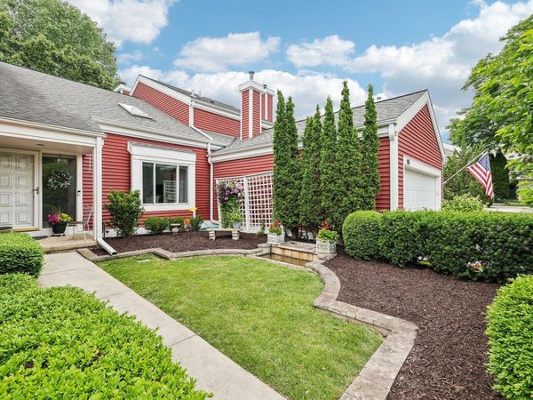60 Oak Creek Trail, Madison, WI 53717