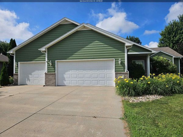 618 Prairie Blvd, Dakota Dunes, SD 57049