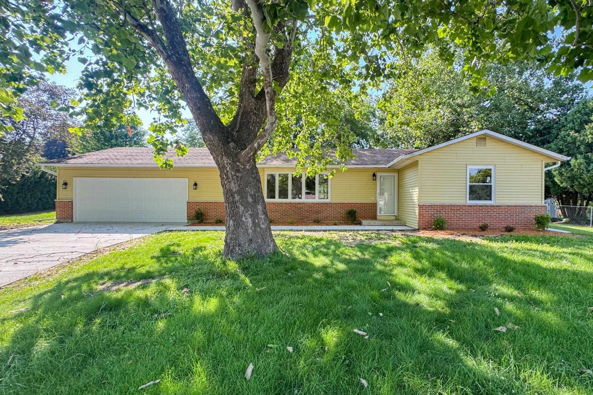 708 MISSION Court, FREEPORT, IL 61032