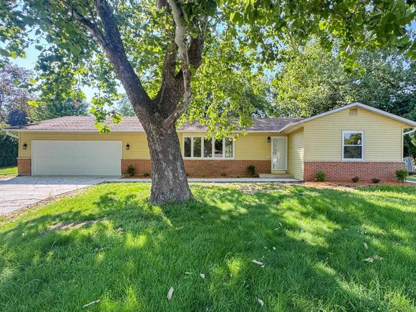 708 MISSION Court, FREEPORT, IL 61032