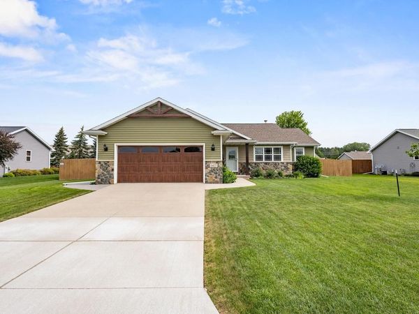 1427 ANTHEM DRIVE, Neenah, WI 54956